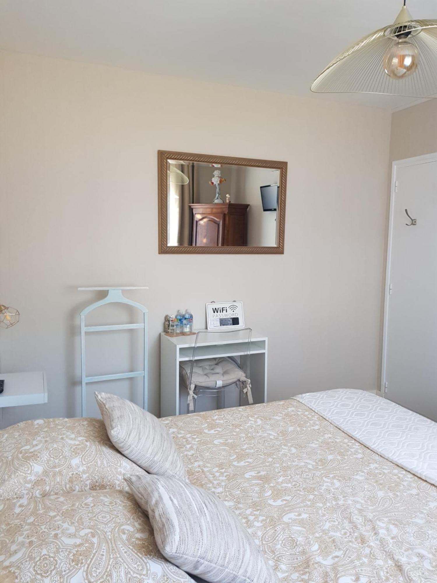 Bed and Breakfast Chez Zabou Amboise Esterno foto
